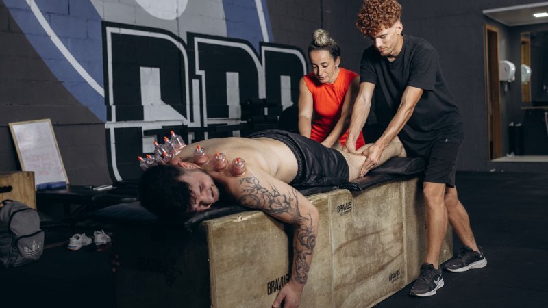 Why Elite Athletes Swear by HBOT for Muscle Recovery