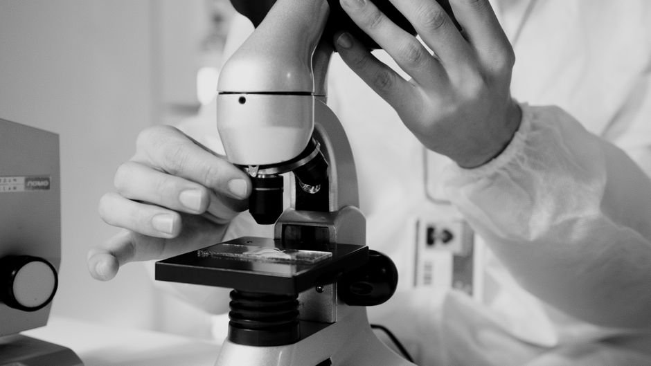 Hyperbaric medicine research in a laboratory